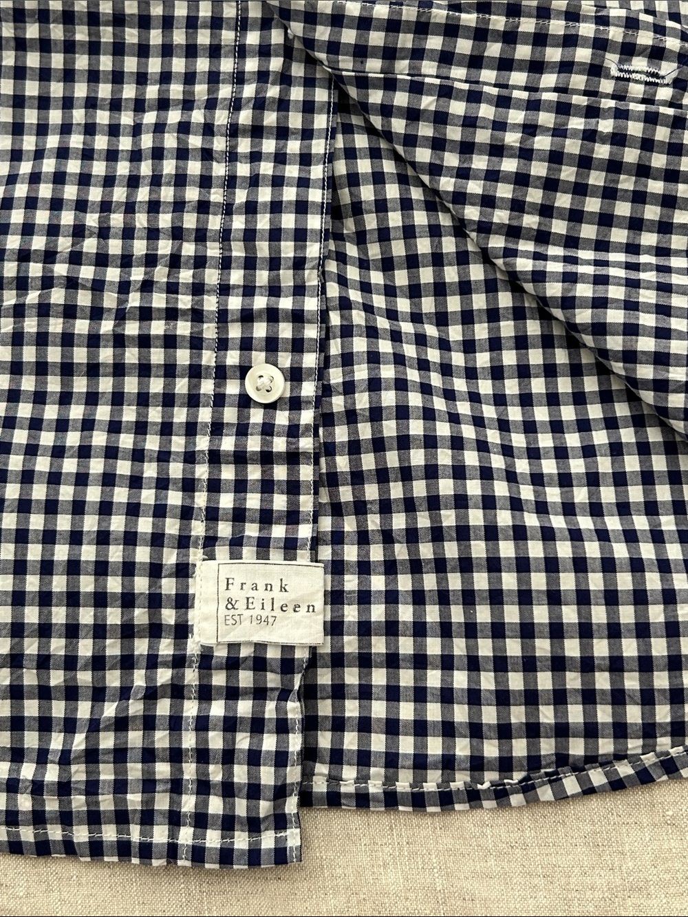 Frank & Eileen Navy and White Gingham Button-Down Shirt. Size Large. 100% cotton - Picture 4 of 6